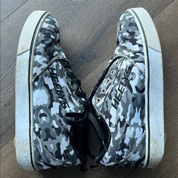 Heelys Urban Camo Roller Shoes ! Size 8
